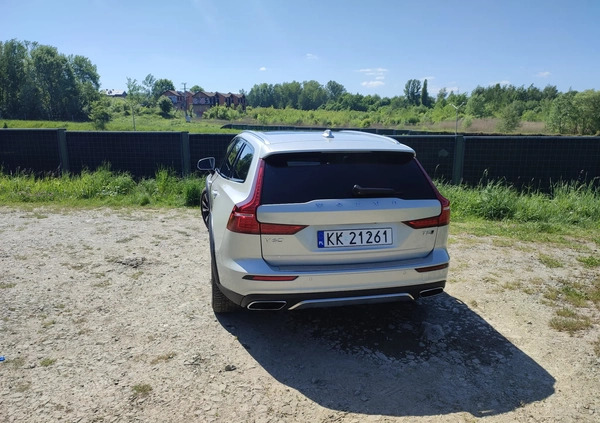 Volvo V60 cena 105000 przebieg: 91000, rok produkcji 2019 z Kraków małe 92